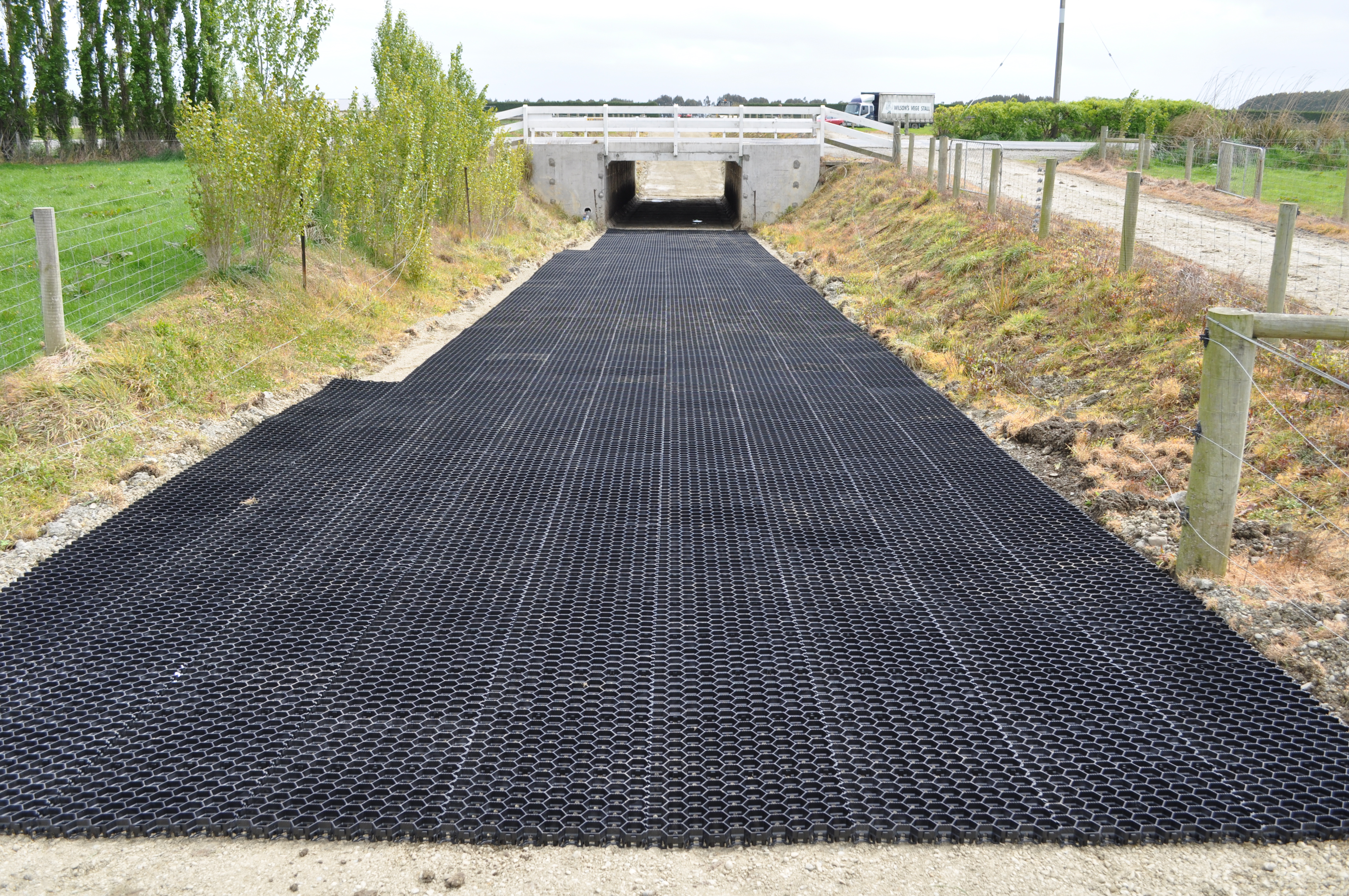 JakMatDairy Ground Stabilization Matting